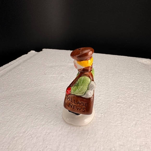 Department 56 Snow Village Girl & Apples, 2 Newsboys, Dog with House - 4 pieces - Picture 3 of 16